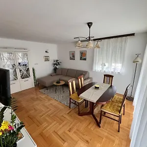 https://apartment-nelly-zadar.hotelinzadar.com